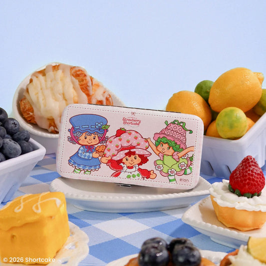 STRAWBERRY SHORTCAKE magnetic case & tweezers bundle