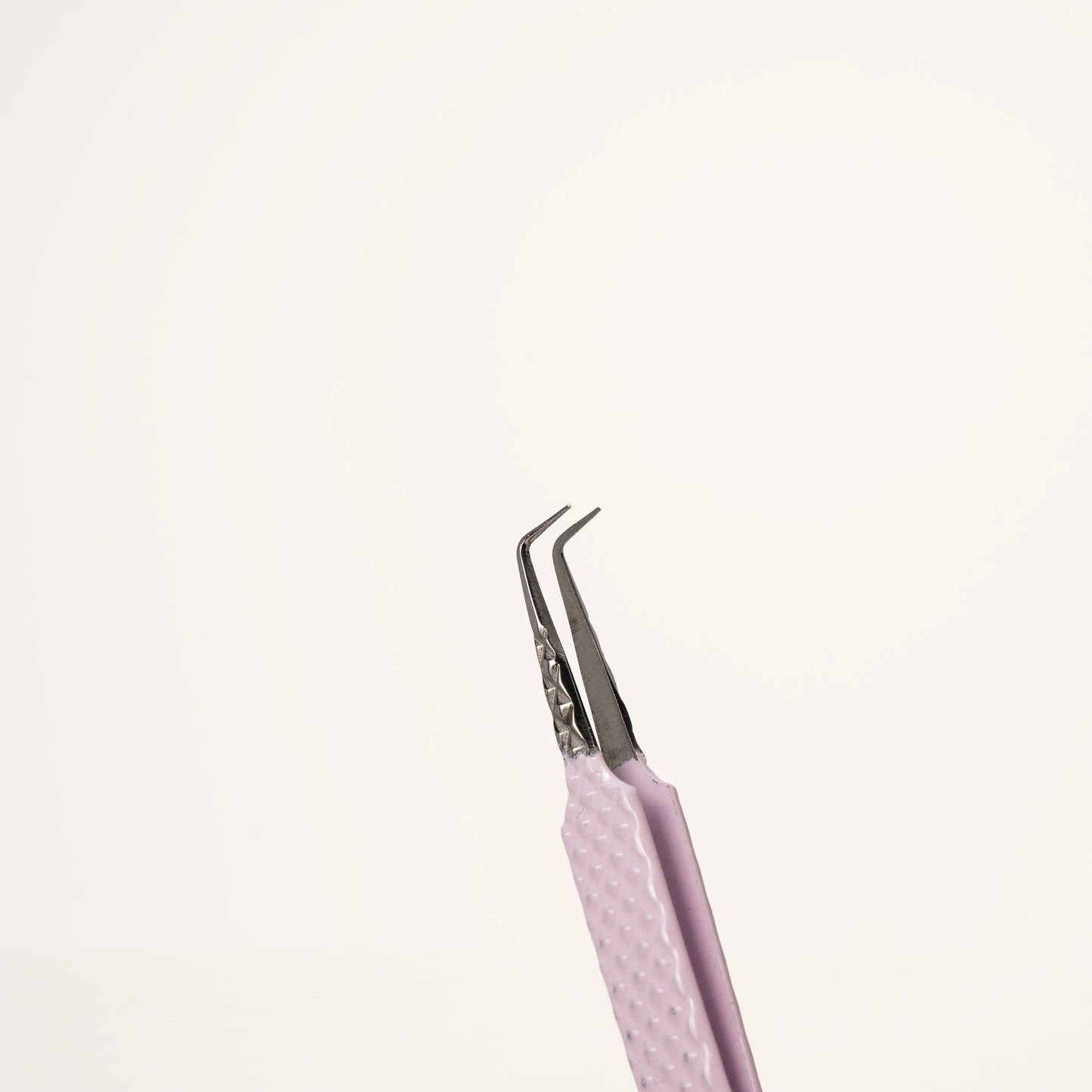 90 degree volume tweezers