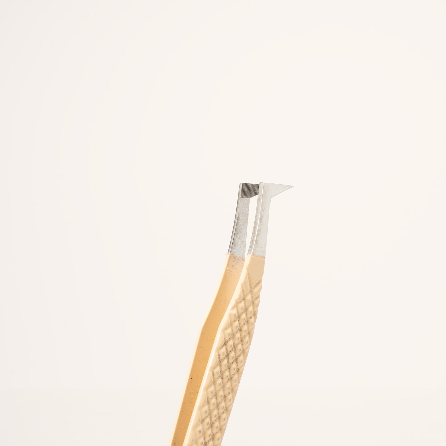 GEMSTONE: nano grip VOLUME tweezer