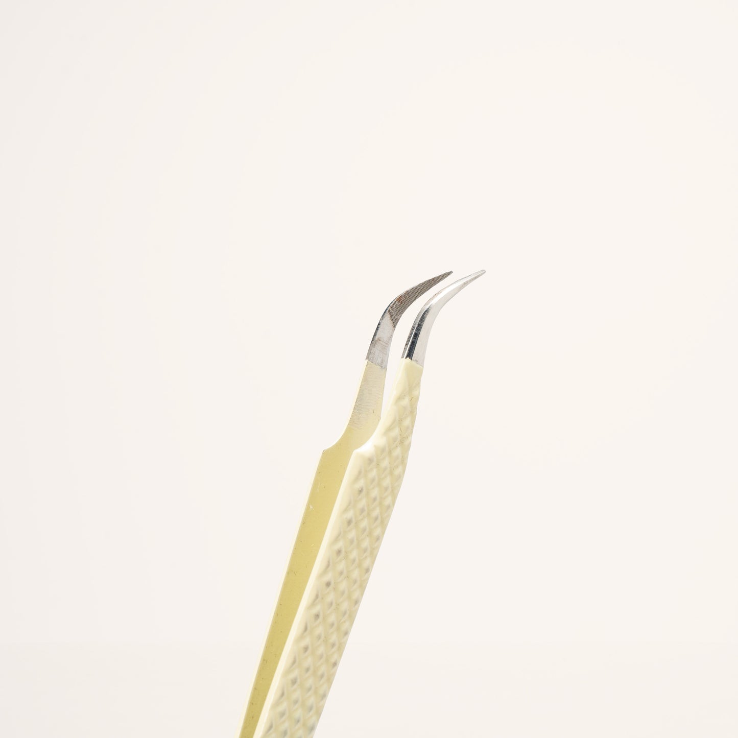 GEMSTONE: nano grip VOLUME tweezer